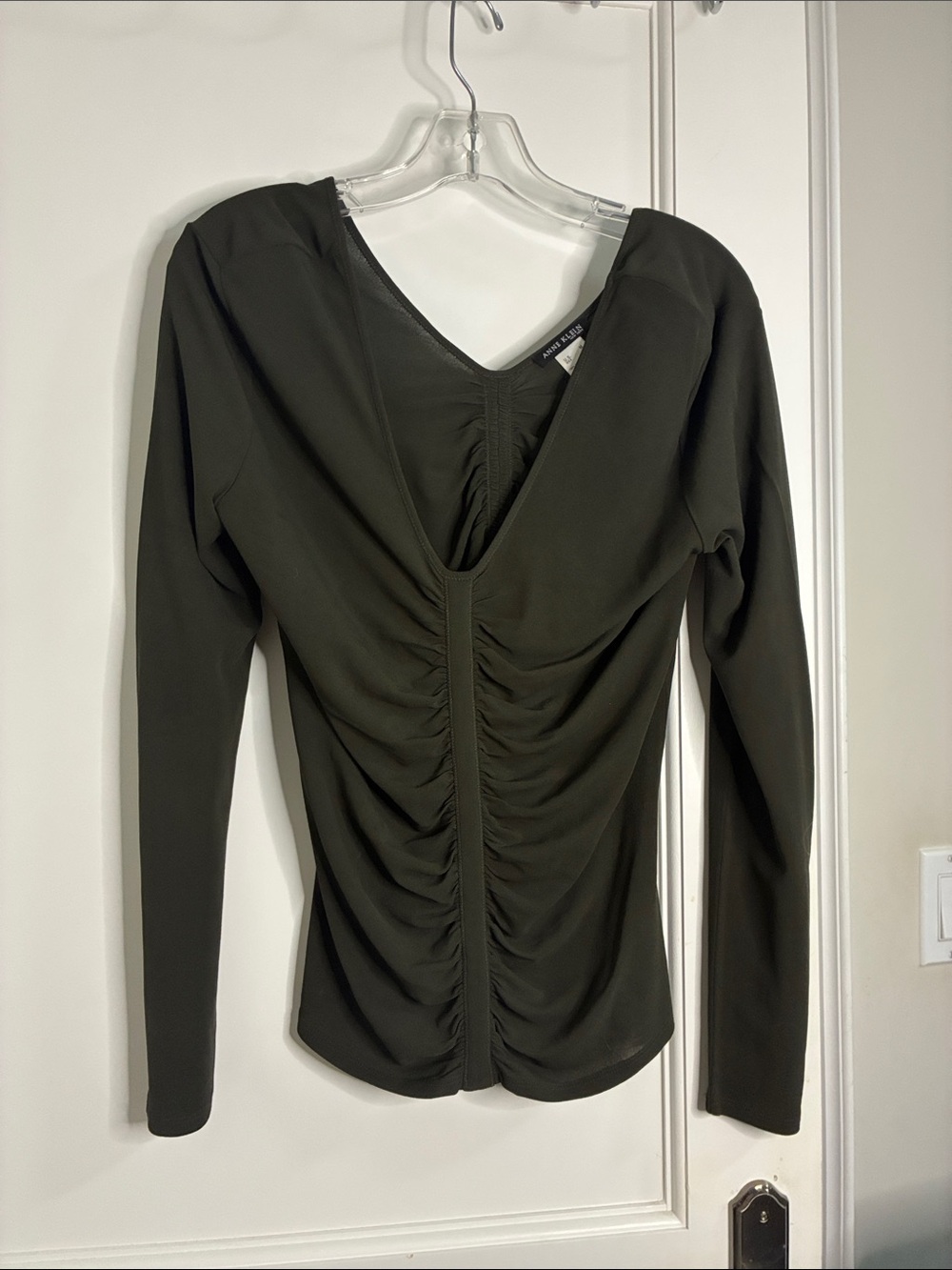 ANNE KLEIN NEW YORK 100% Silk Ruched V-Neck Long Sleeve Top Army Green M 👵MT